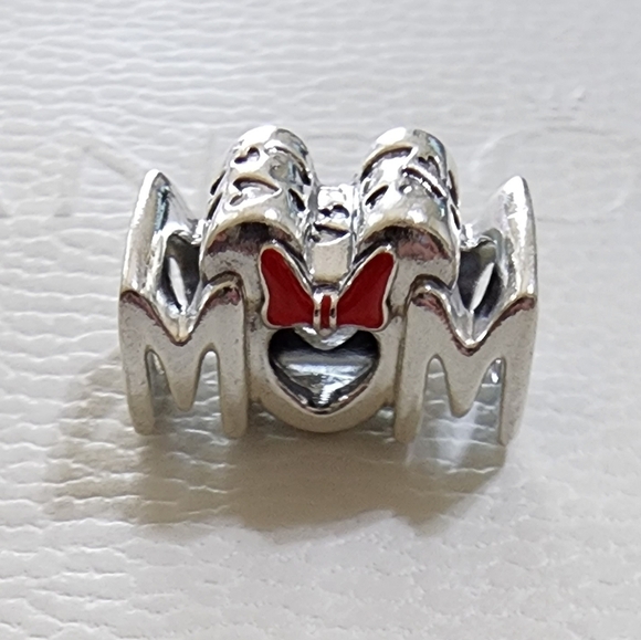 Pandora Disney Minnie Mouse Bow & Mum Charm - Picture 3 of 10